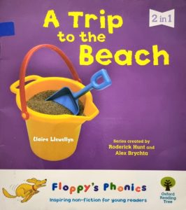 Floppy's Phonics - Non-Fiction: Oxford Level 4: A Trip to the Beach (Paperback)